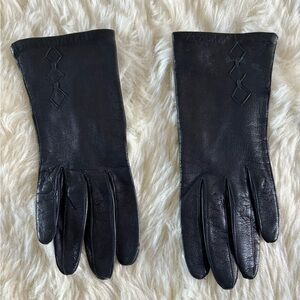 Vintage Classique Leather Made in Italy 100% Silk Lined Gloves, Women's